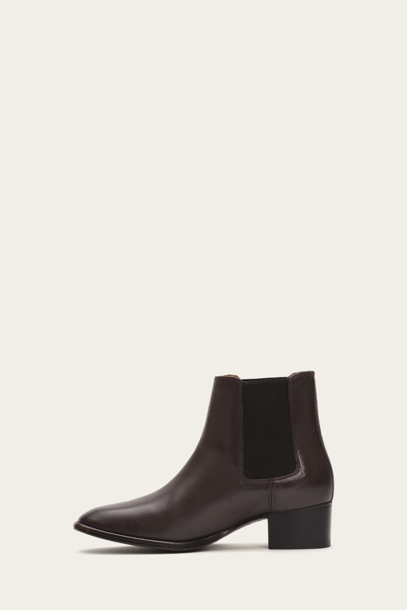 Dara Chelsea - Frye Found - Image 3