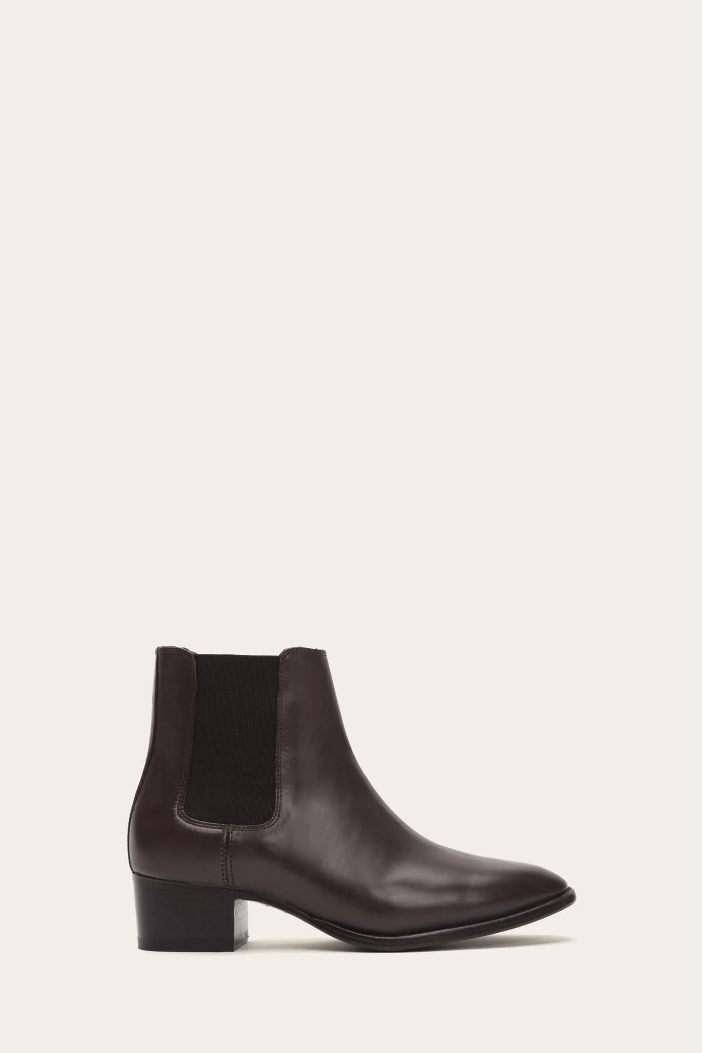 Dara Chelsea - Frye Found - Image 8