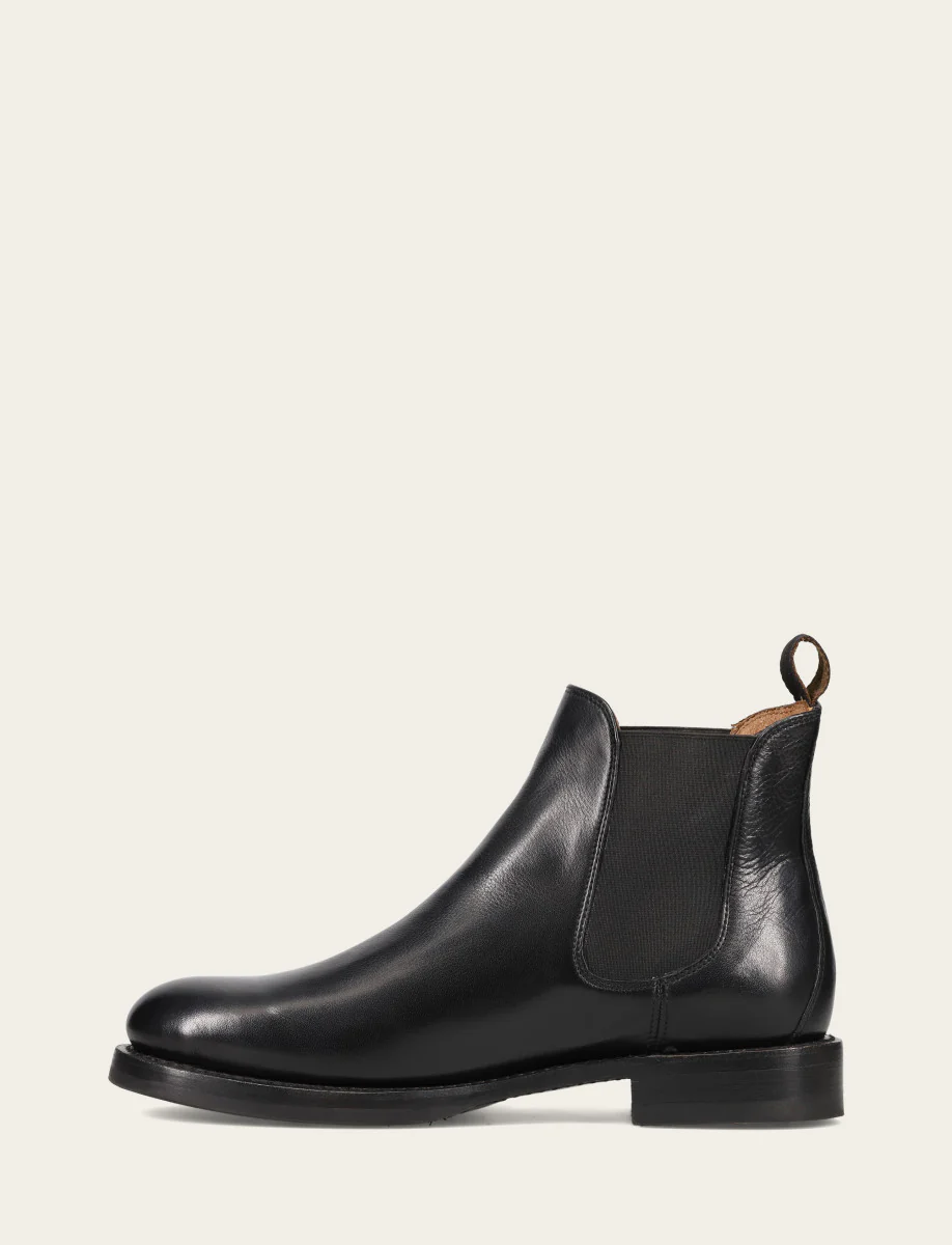 Dylan Chelsea - Frye Found - Image 3