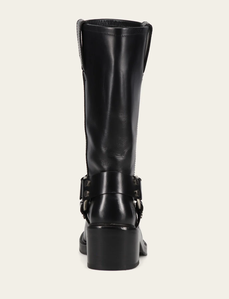 Kate Harness - Image 6